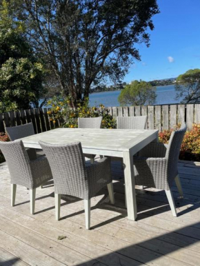 Bach on Daisy Tauranga